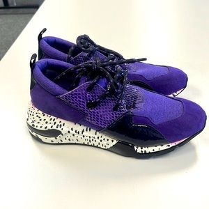 Steve Madden Cliff Sneaker Women’s Purple Suede Sz. 9.5